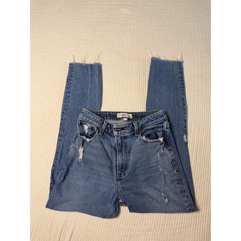 A&F The Skinny High Rise Curve Love Distressed Raw Hem Jean Size 27/4